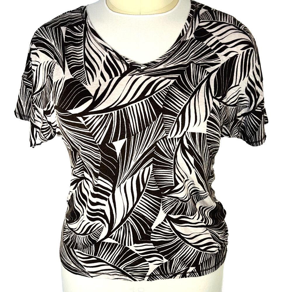 Chico's Tee Shirt Womens XL (3) Short Sleeve V-Neck Tropical Leaf Print